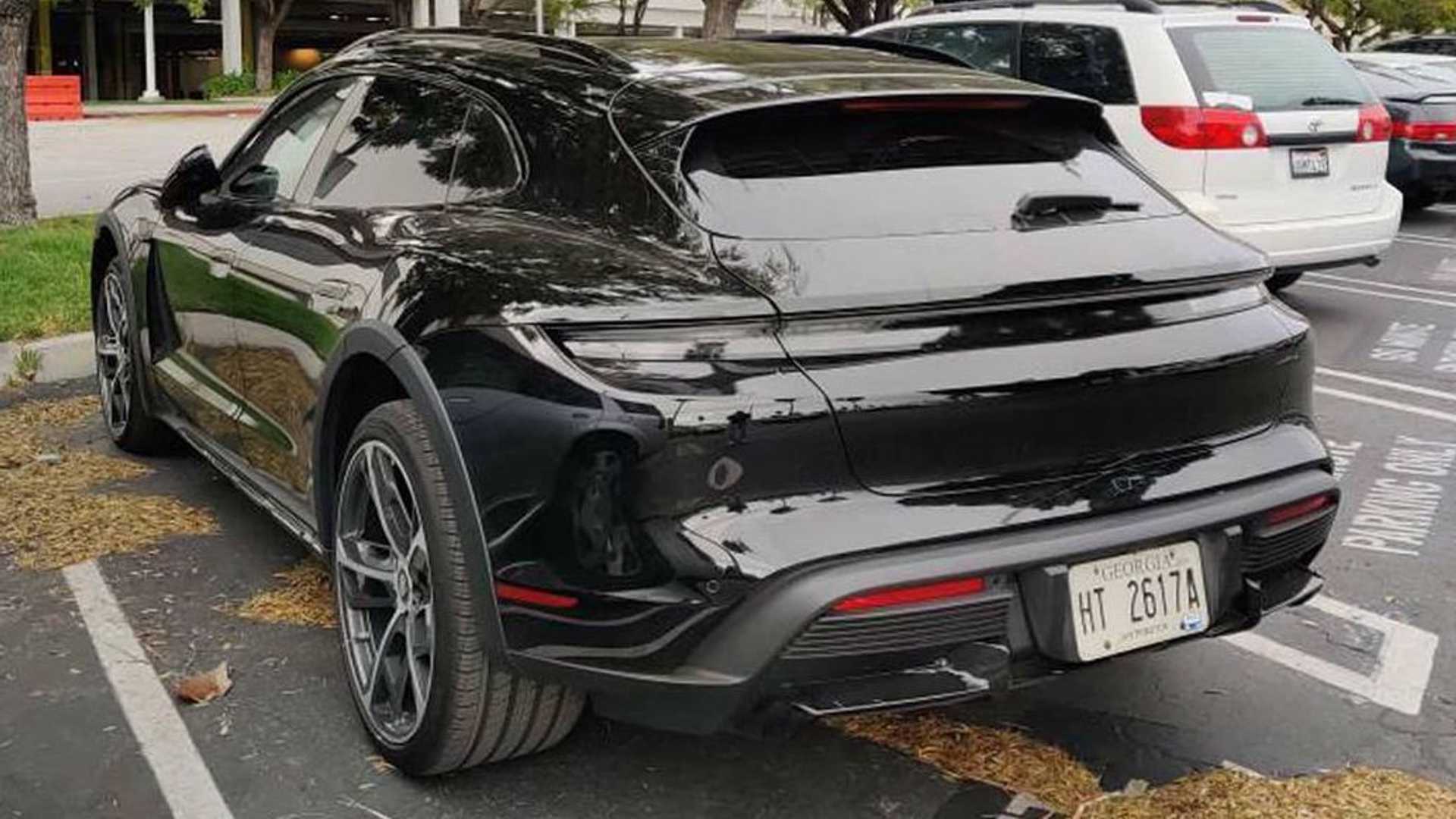 تايكان كروس توريزمو 2021 