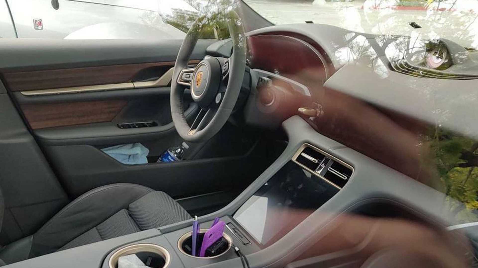 تايكان كروس توريزمو 2021 