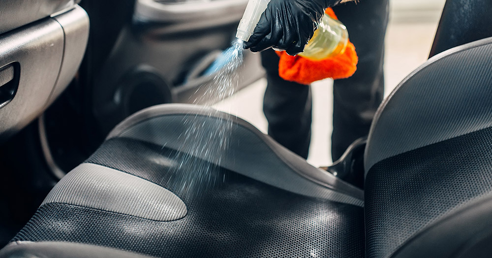 تعقيم السيارة