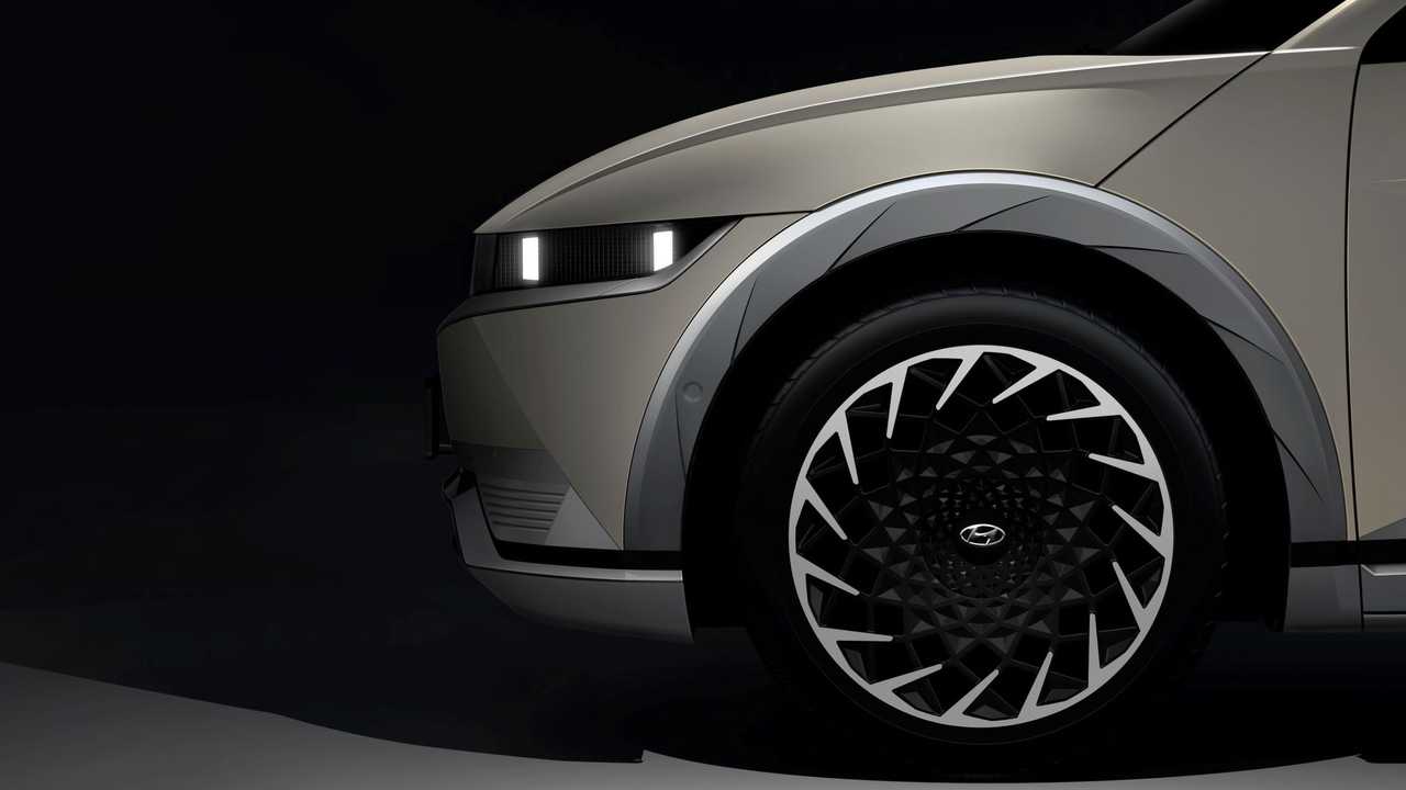 سيارة  IONIQ 5