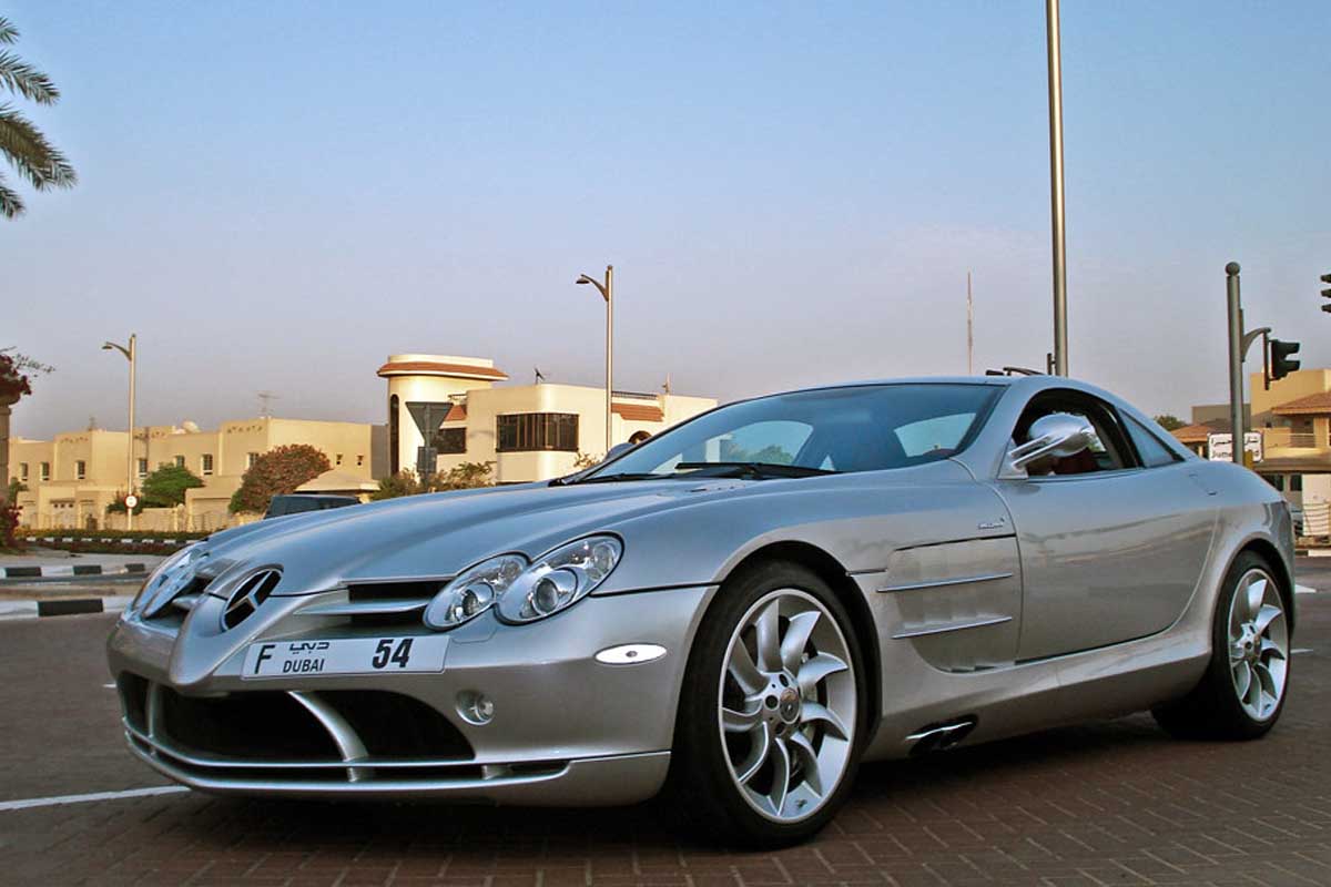 السيارت في دبي