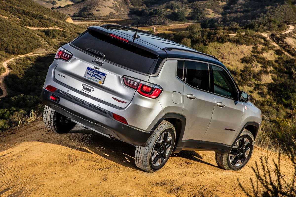 سيارات جيب صغيرة