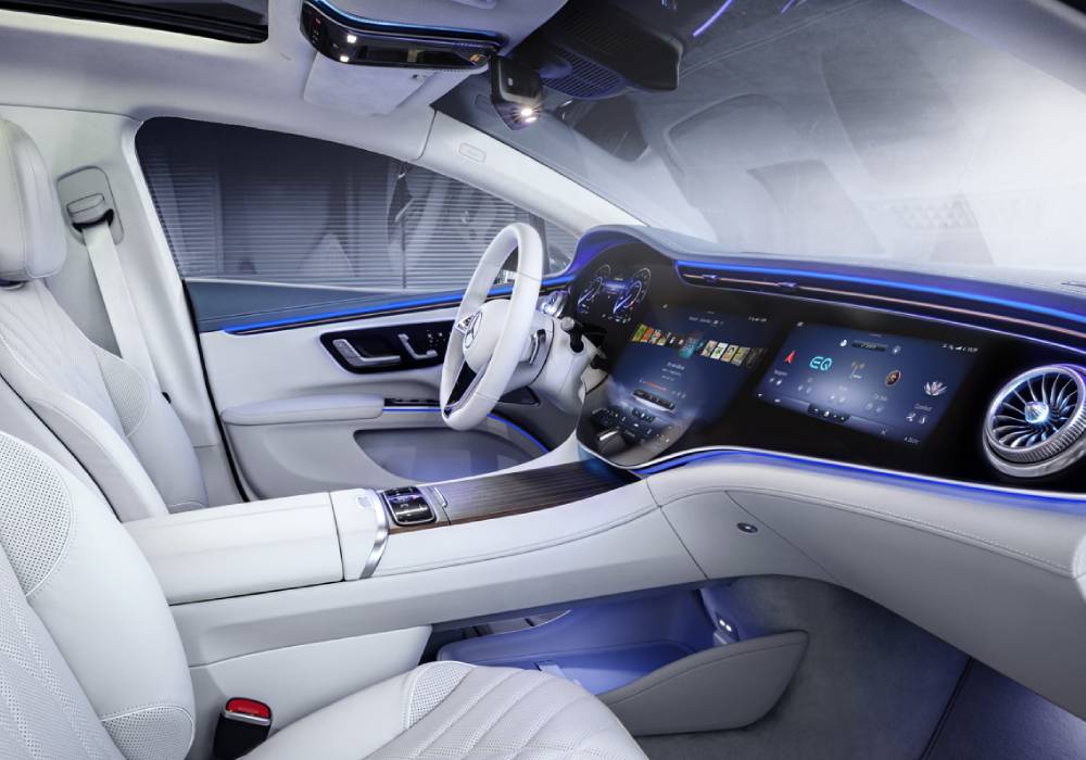 سيارة EQS اول سيارة كهربائية في فئة السيارات الفخمة تعرض خلال جيتكس 2021 صورة 3