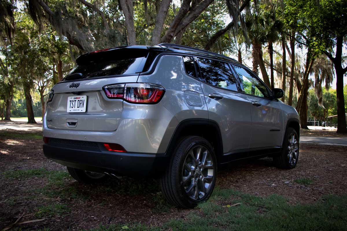 سيارات جيب صغيرة