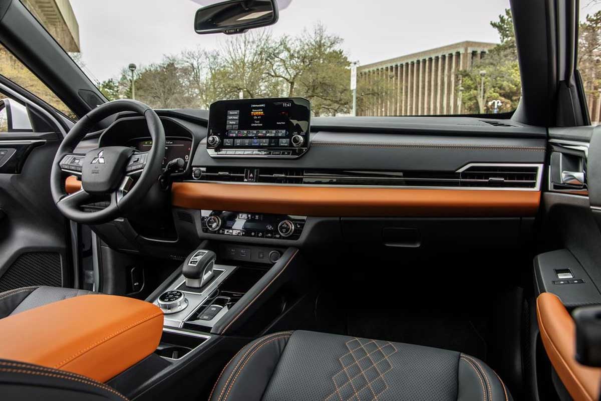 ميتسوبيشي اوتلاندر