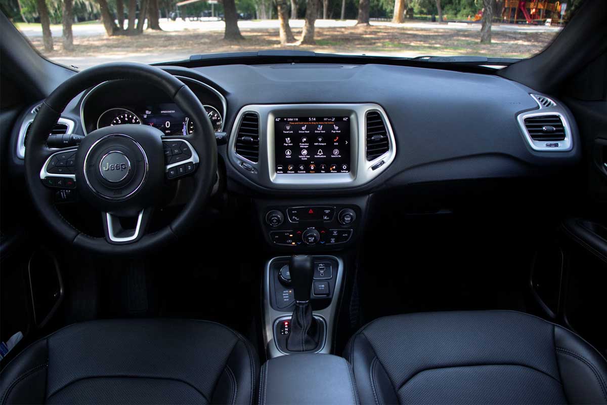 سيارات جيب صغيرة