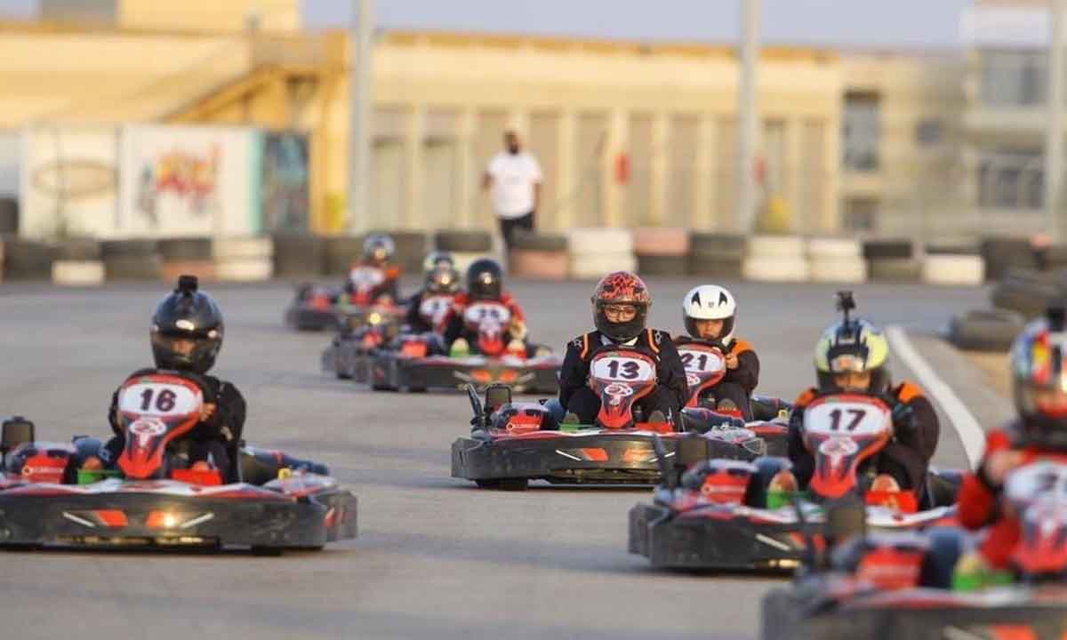 سباقات سيارات