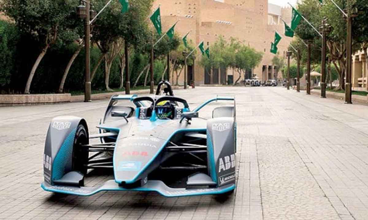 سباقات سيارات