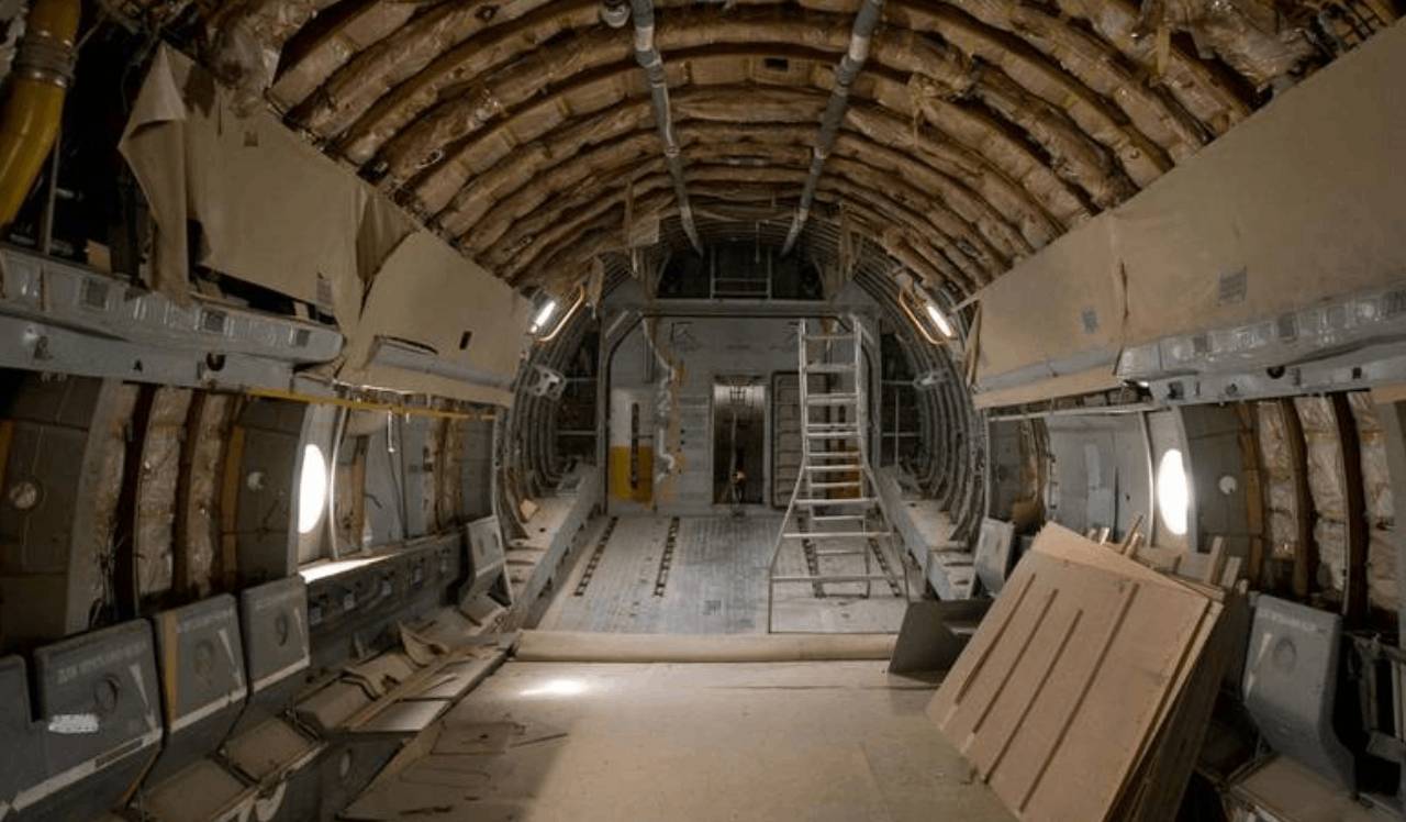 طائرة ام القيوين