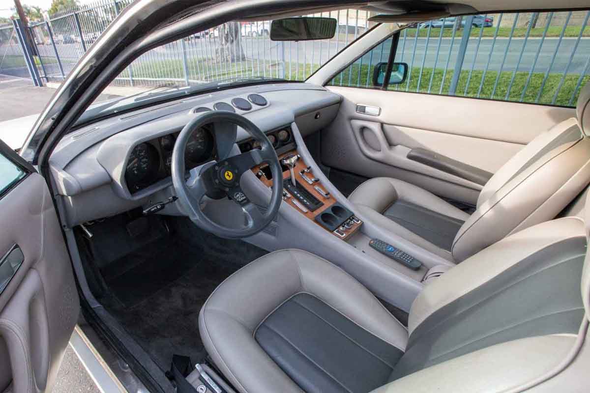 سيارة فيراري ليموزين