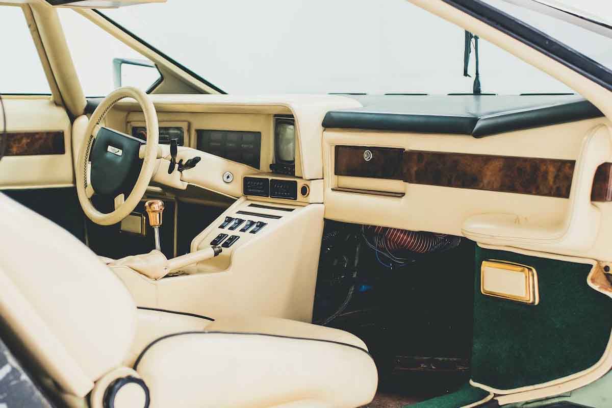 استون مارتن بولدوج