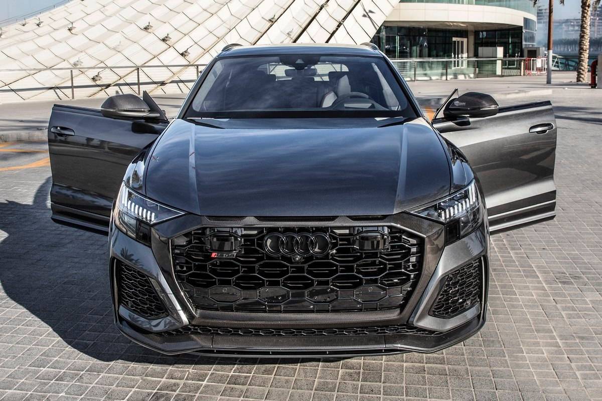 اودي ار اس كيو 8