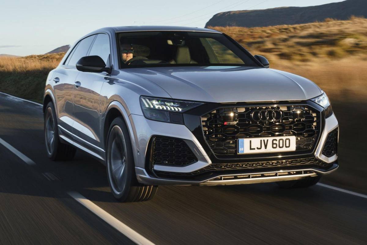 اودي ار اس كيو 8