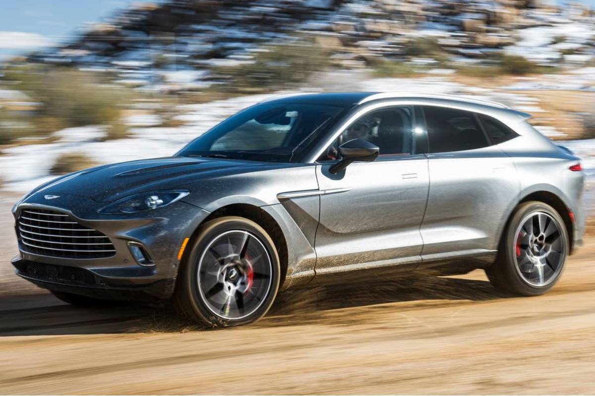 سيارة استون مارتن