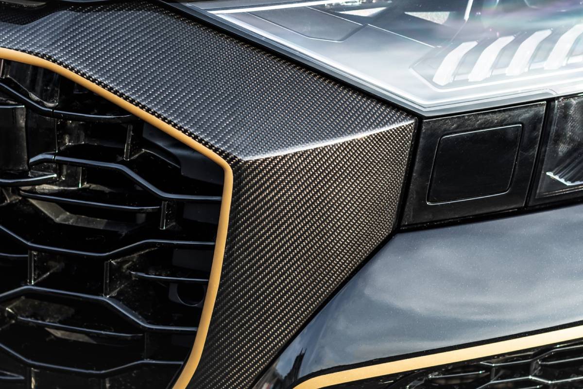 اودي ار اس كيو 8