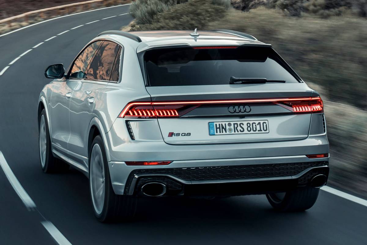 اودي ار اس كيو 8