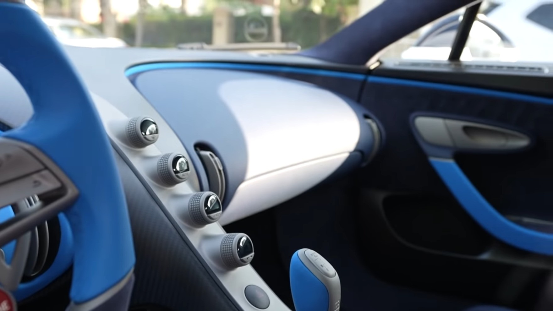 بوجاتي ديفو