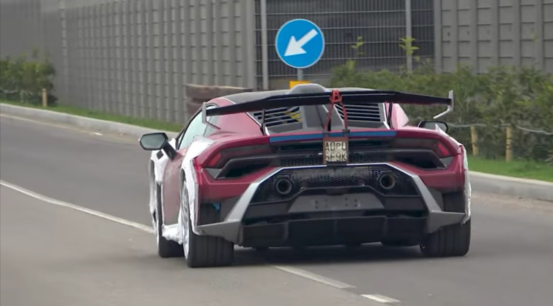 سيارة لامبورجيني