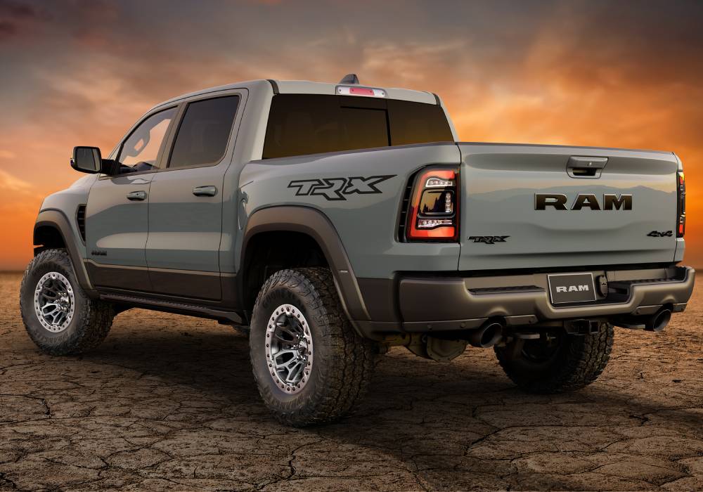 اول شاحنة بيك أب من طراز رام تي آر إكس تُطرح للبيع في المزاد العلني صورة 2