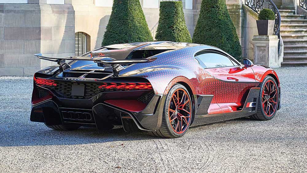 بوجاتي ديفو