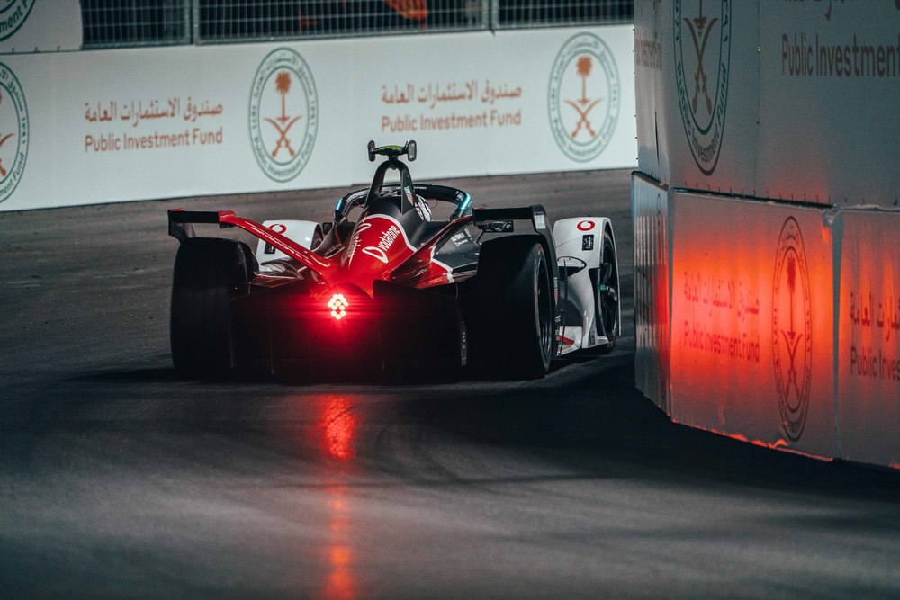 بورشه تحرز نقاطا مهمة في بداية موسم فورمولا اي صورة 4