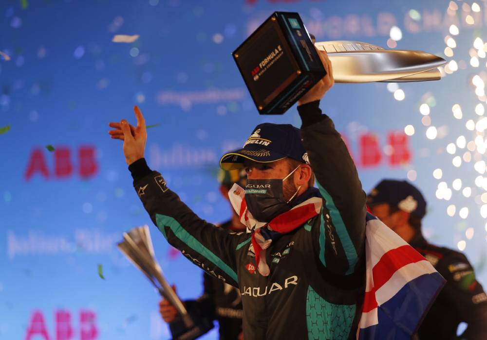 بيرد يتألق في السعودية محققا اول انتصاراته مع جاكوار صورة 4