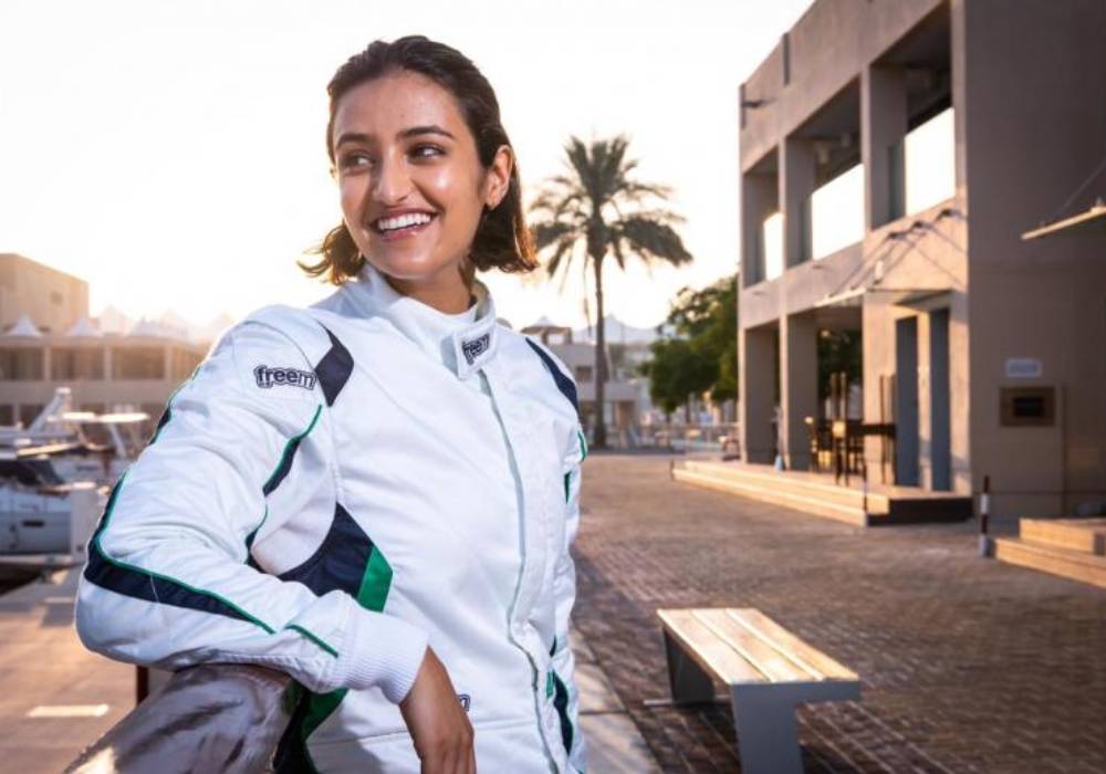 ريما الجفالي السائقة المميزة تتحضر لخوض السباق في الدرعية صورة 2