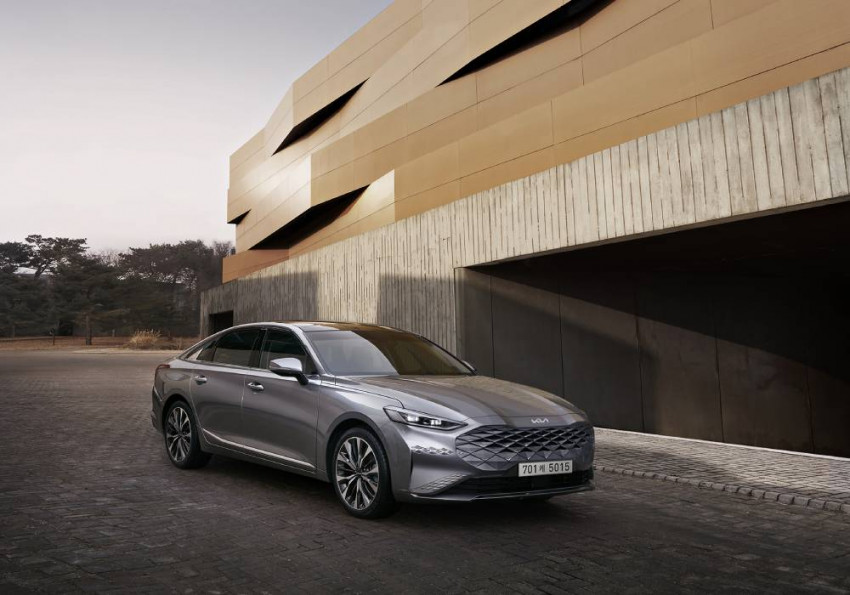 سيارة كيا كيه 8