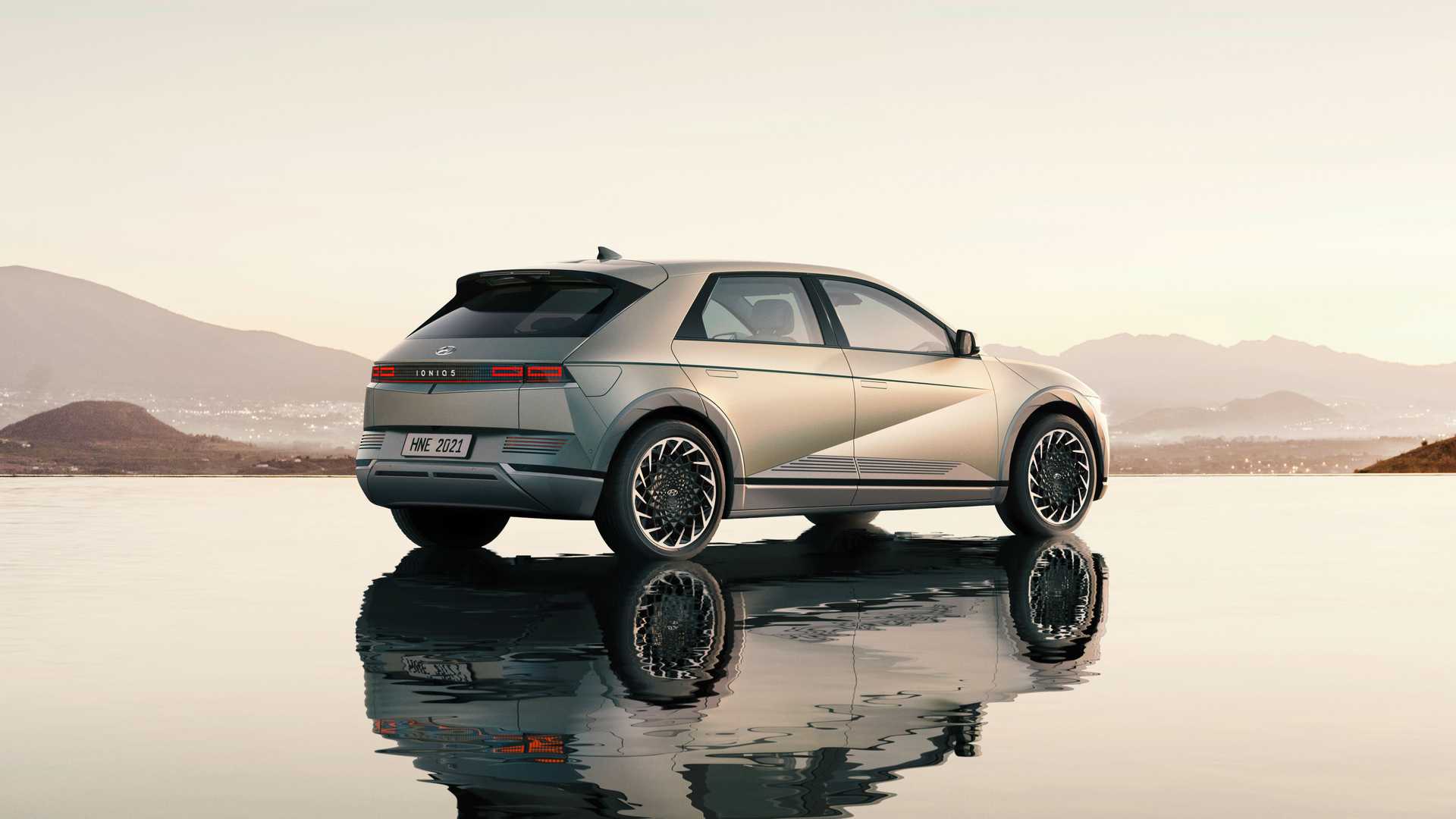 سيارة هيونداي أيونيك 5 صورة 4