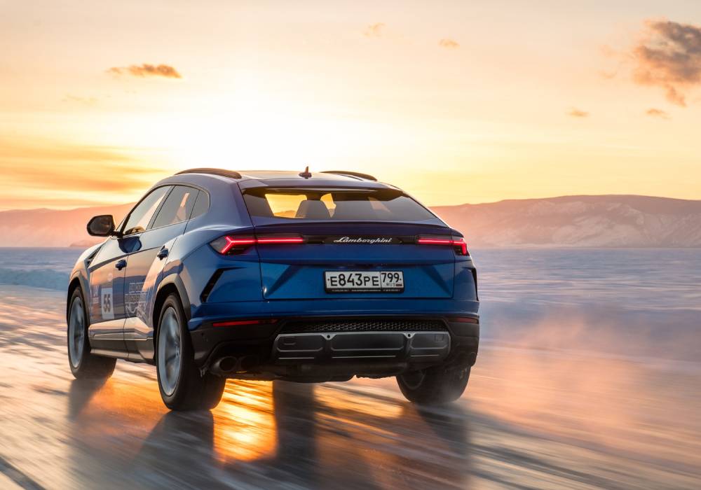 صورة 2_لامبورغيني أوروس من الخلف