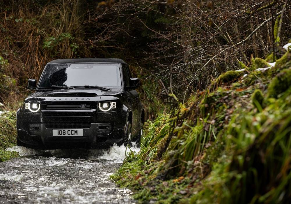 قوة الاختيار ديفندر V8 واصدارات خاصة حصرية تنضم لعائلة سيارات ديفندر صورة 4
