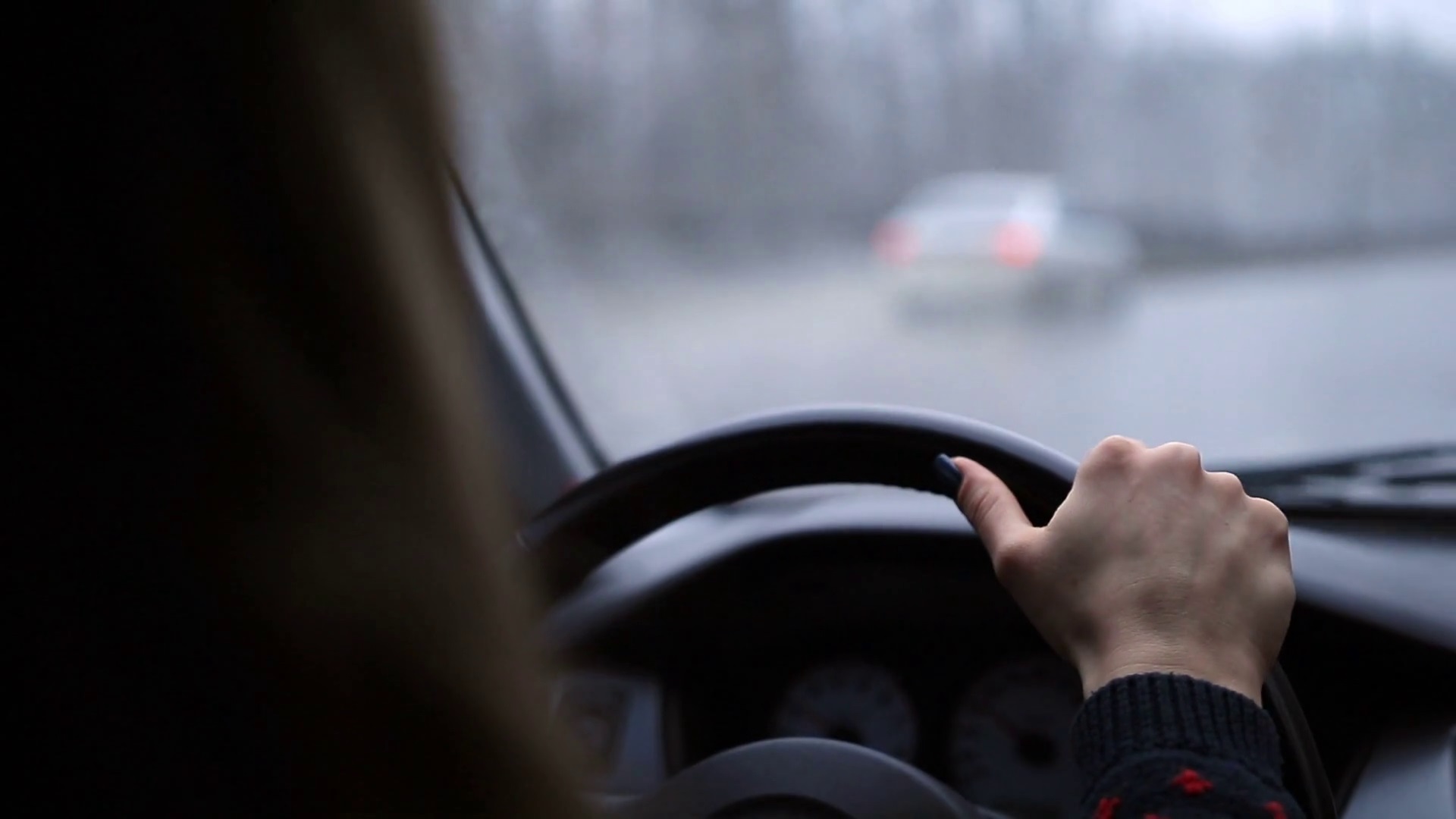 طريقة مسك عجلة القيادة