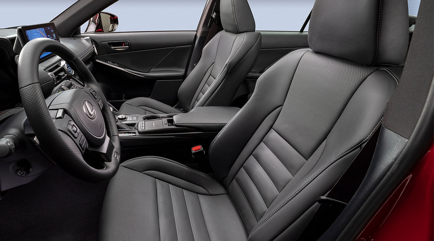 لكزس IS500 F سبورت