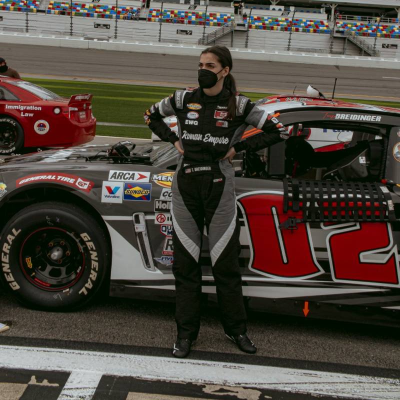 أول فتاة عربية في سباق ناسكار صورة 4