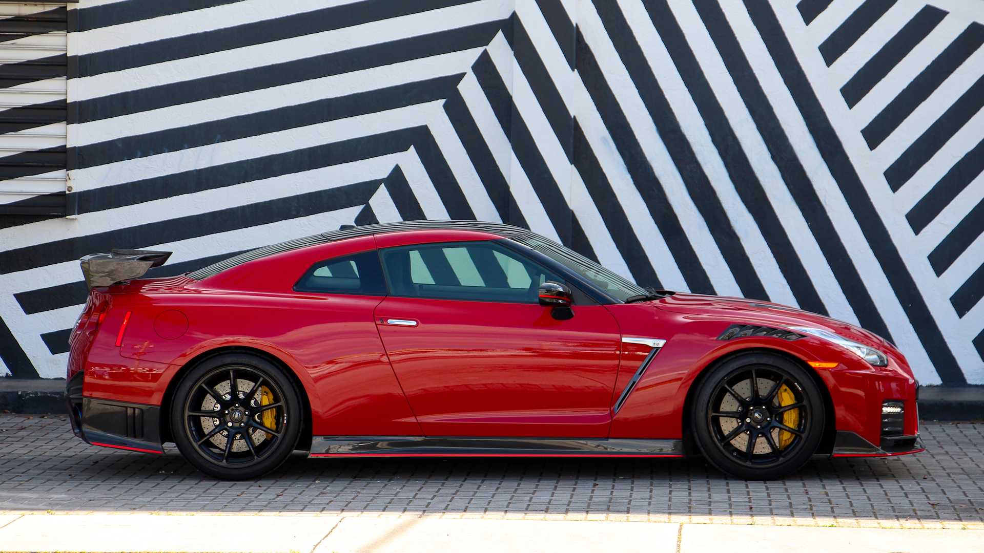 نيسان جي تي آر