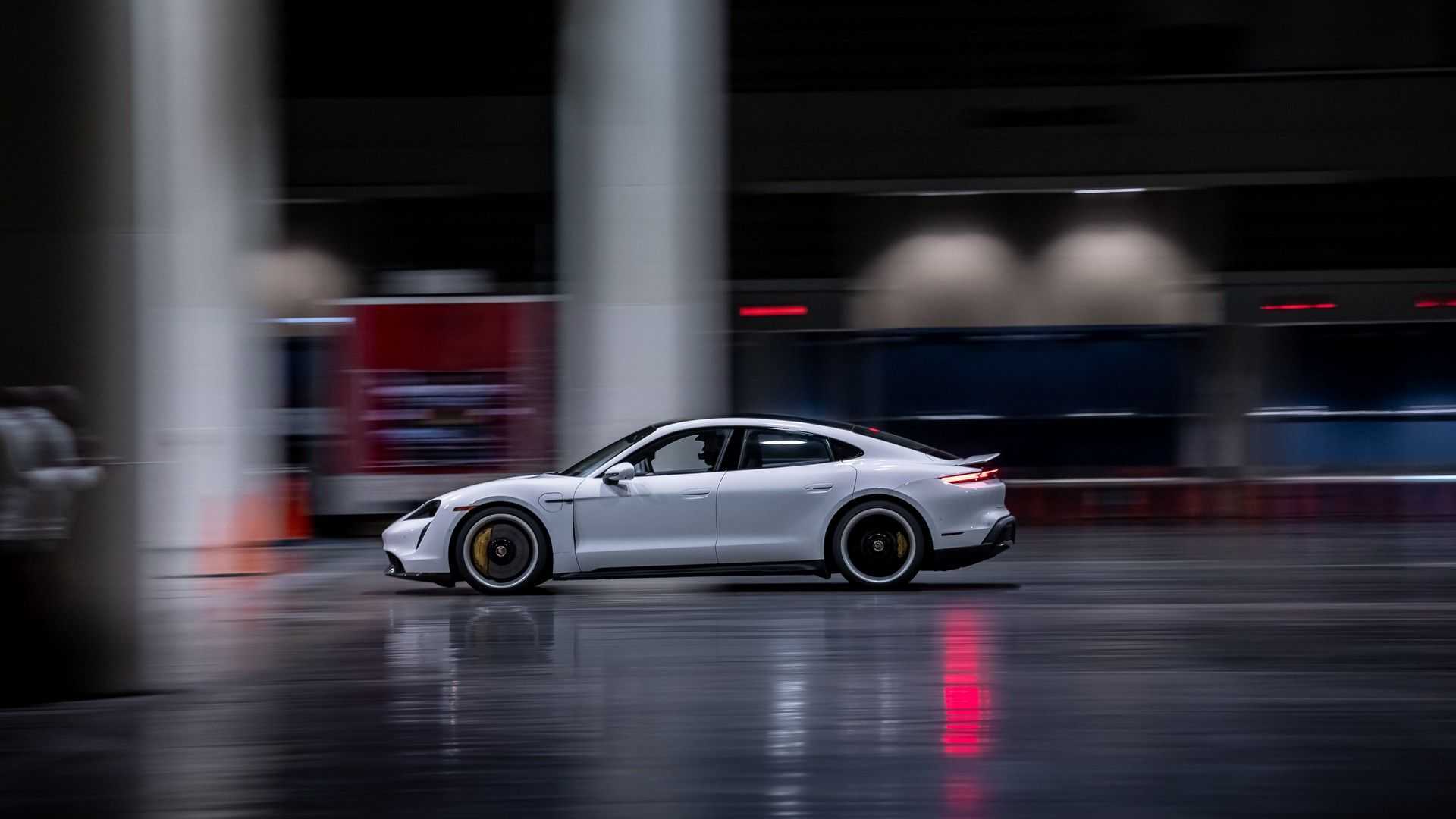 بورشه تايكان