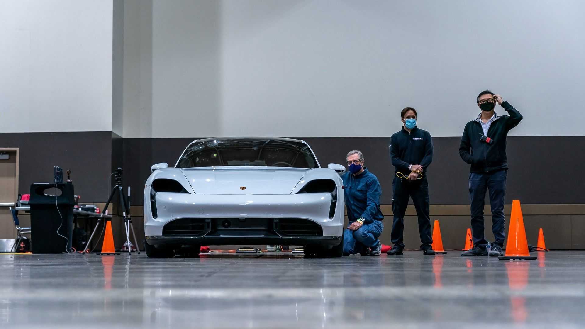 بورشه تايكان