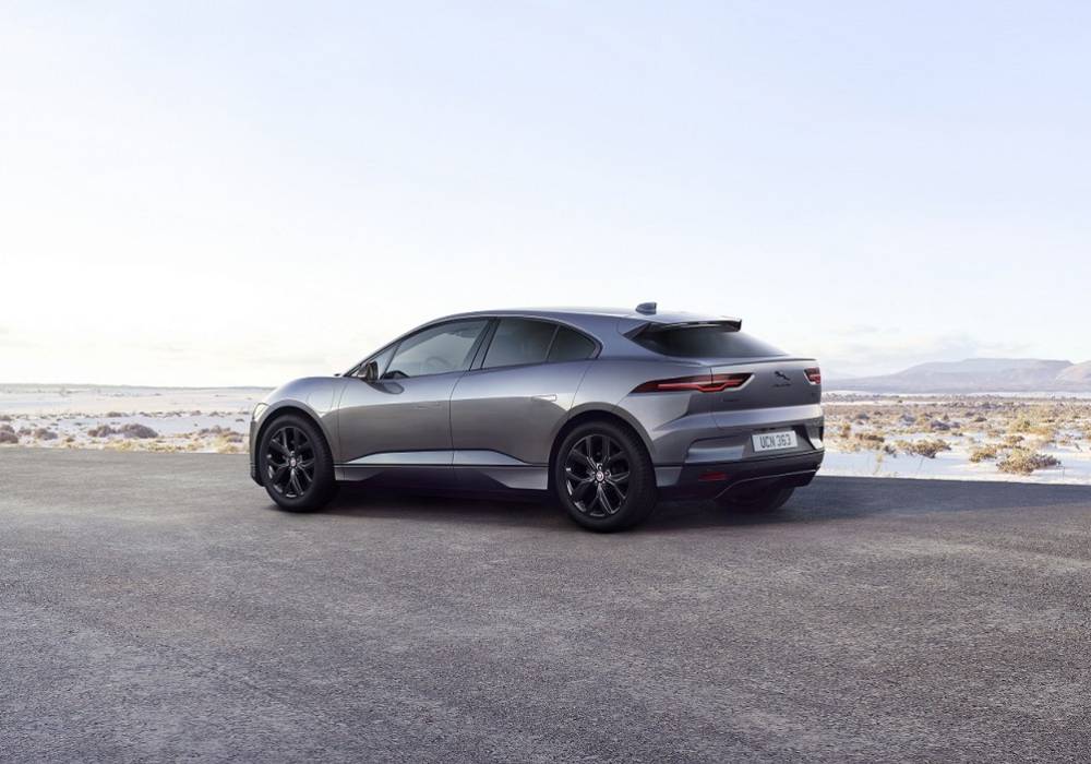 إطلاق سيارة جاكوار I-PACE Black الجديدة صورة 2