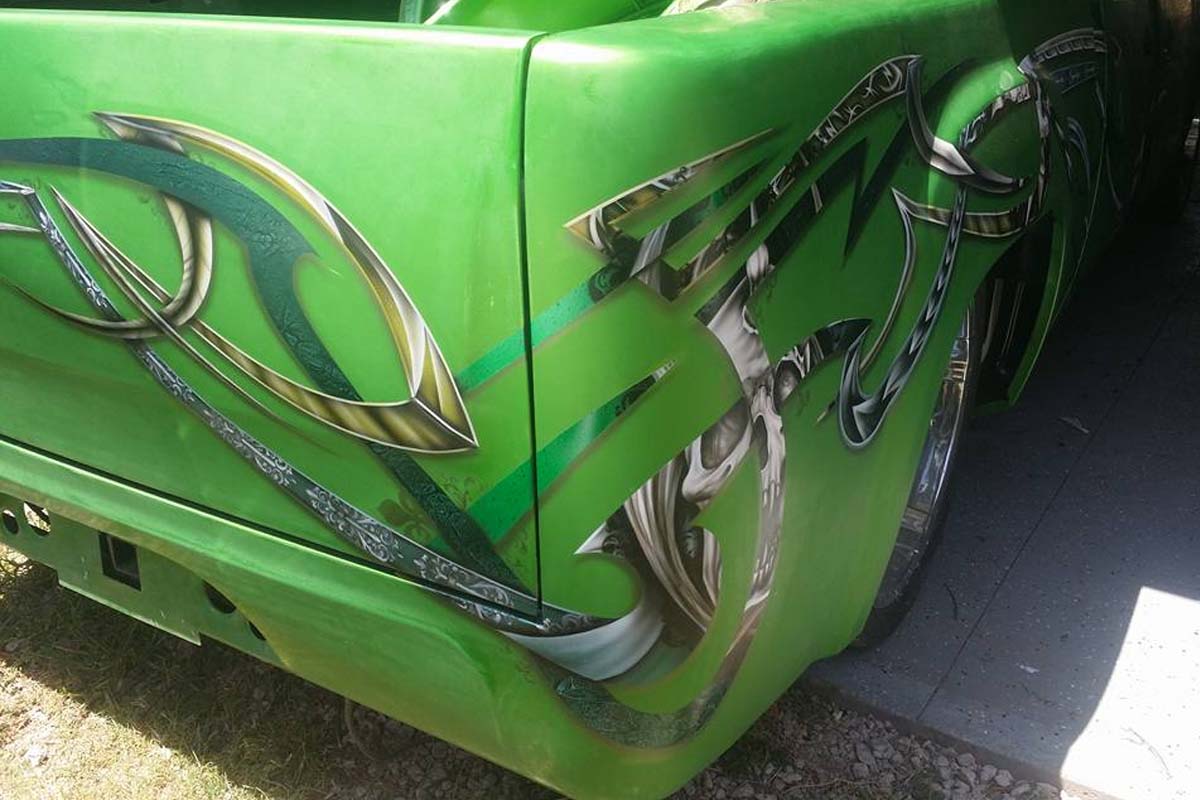 السيارة الخضراء