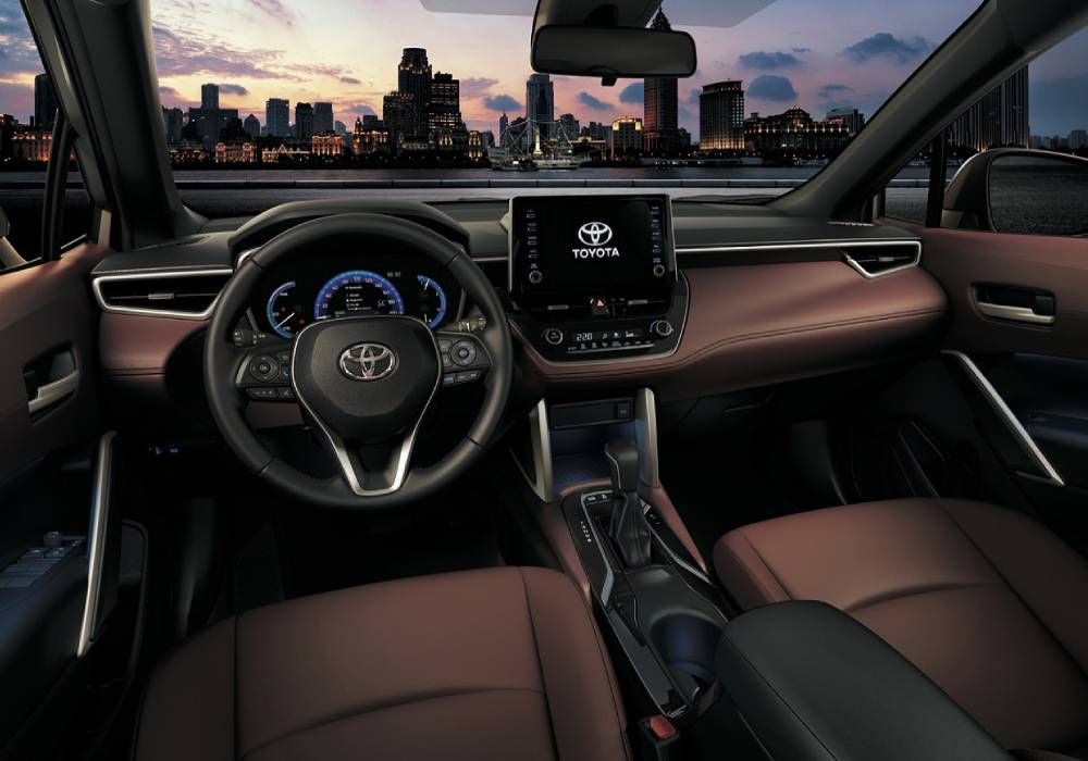 الفطيم تويوتا تطرح نموذجين جديدين من السيارات الكهربائية الهجينة لعملائها في الإمارات صورة 4