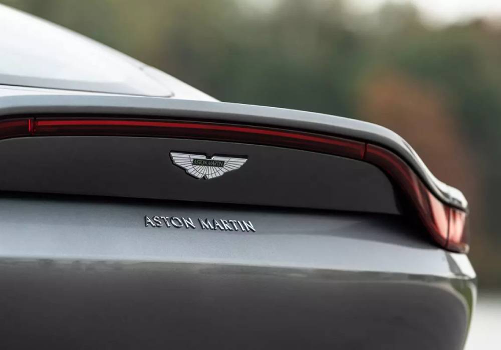 القصة الحقيقية لشعار استون مارتن وعلاقته بالفراعنة صورة 4