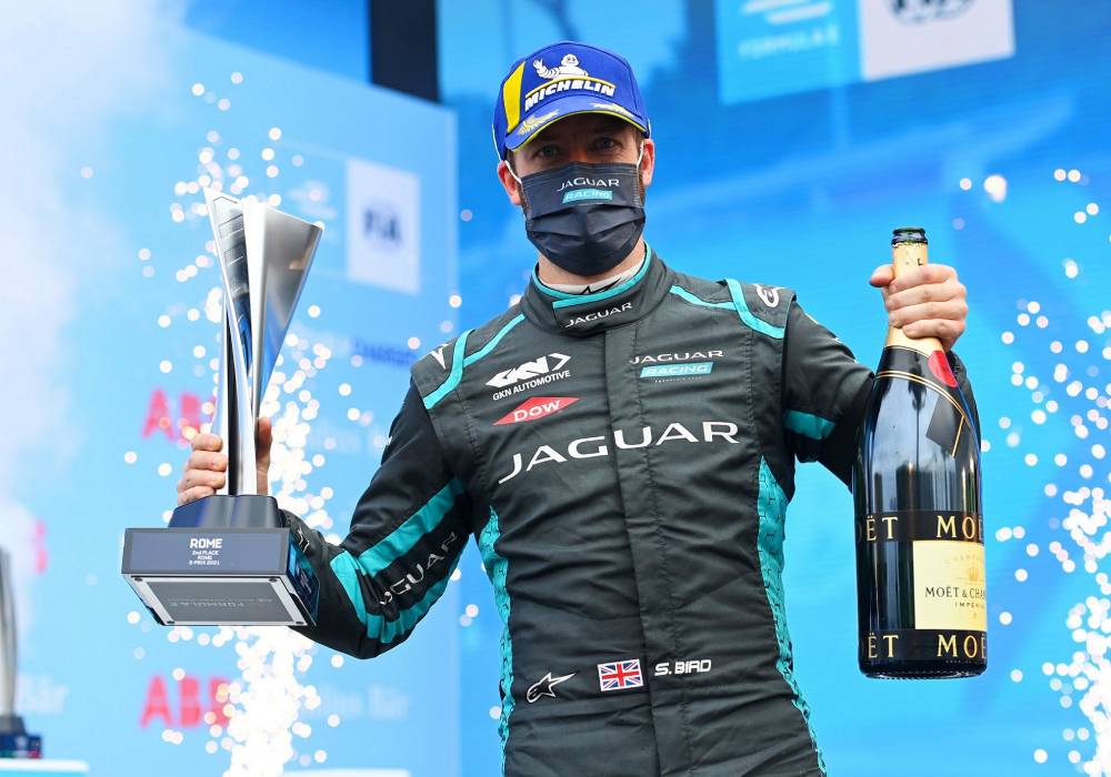 جاكوار تحقق أول تتويج مزدوج في بطولة فورمولا إي في روما صورة 2