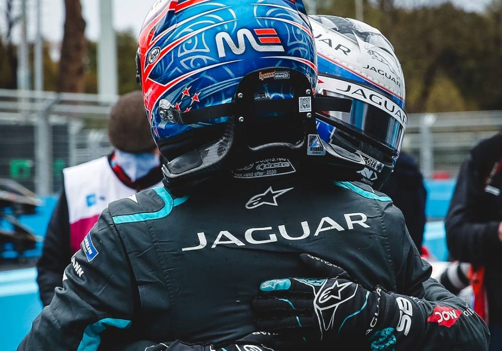 جاكوار تحقق أول تتويج مزدوج في بطولة فورمولا إي في روما صورة 3