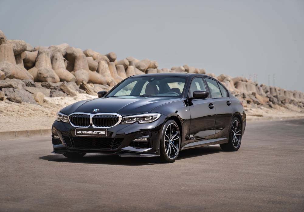 سيارة بي ام دابليو 330i M صورة 2