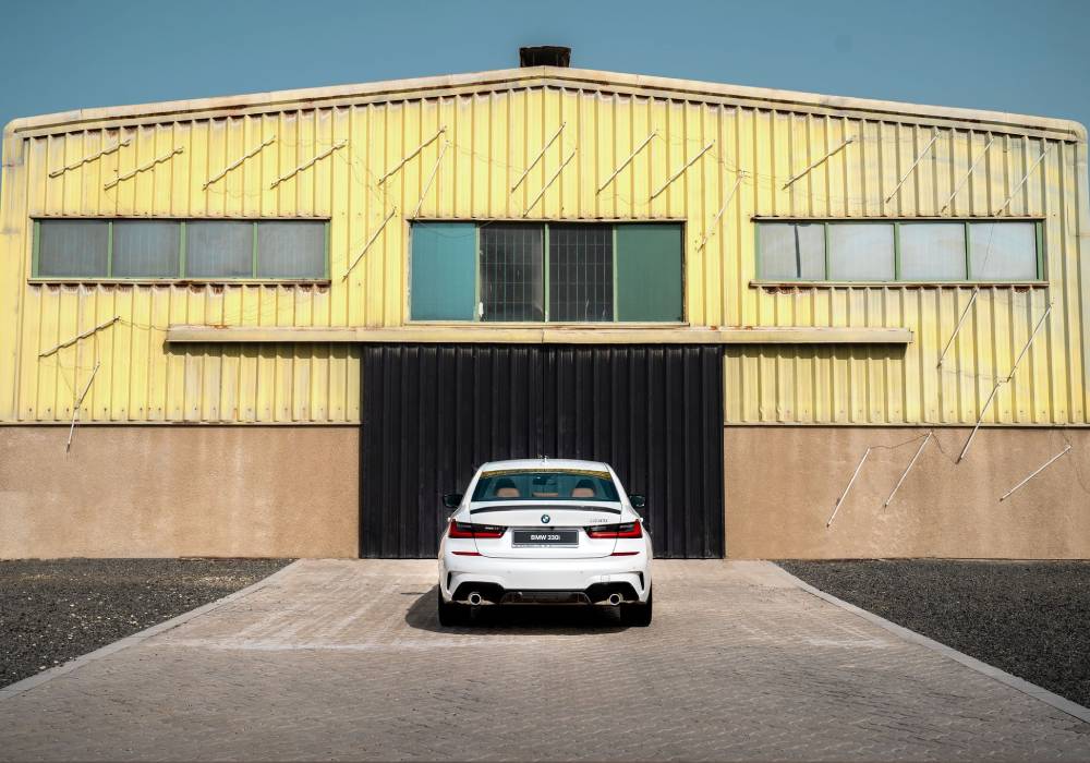 سيارة بي ام دابليو 330i M صورة 3