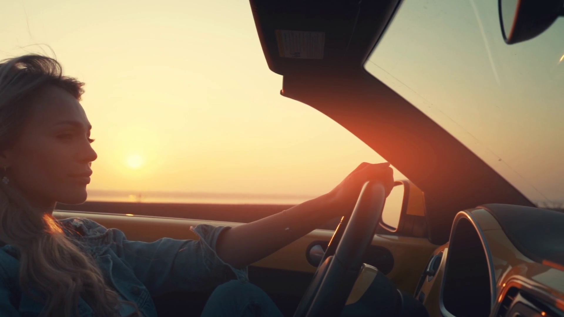 سيارة مكشوفة