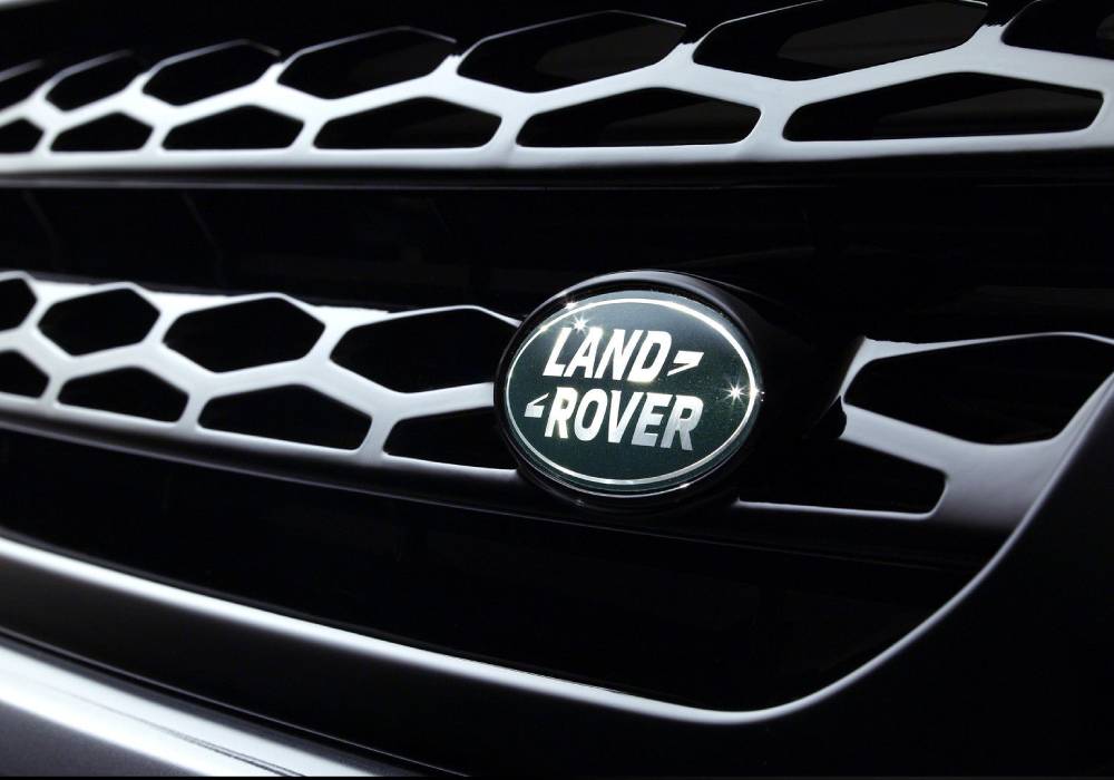 لاند روڤر ديفندر تفوز بجائزة افضل تصميم في العالم لعام 2021 صورة 2