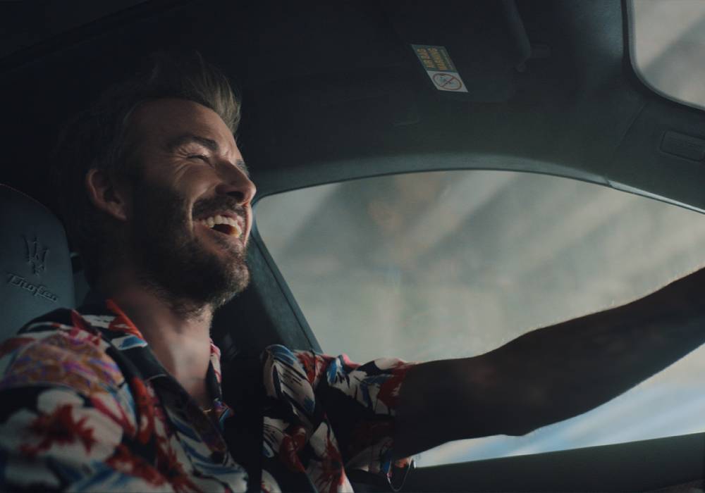 ما يجمع علامة مازيراتي وايقونة الرياضة والازياء ديفيد بيكهام صورة 2