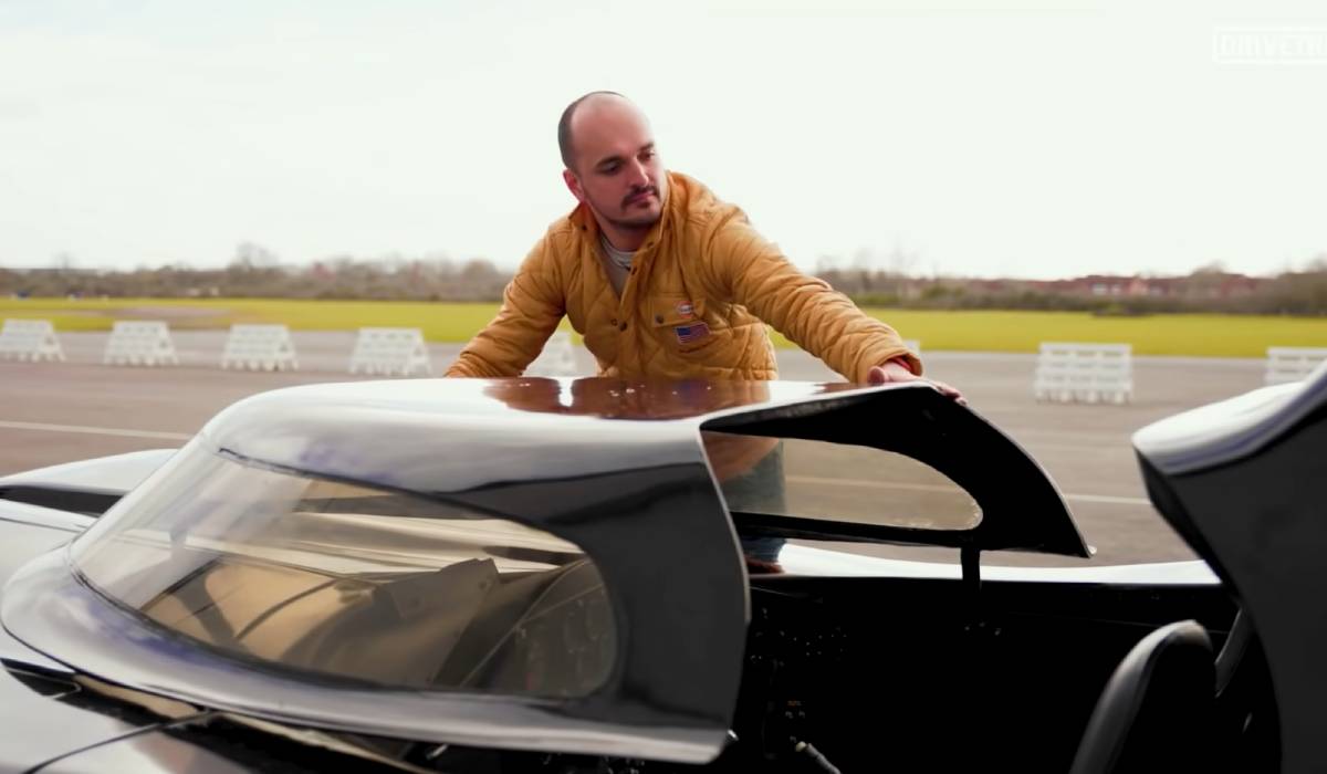 نسخة جديدة لسيارة باتموبيل من وحي موستانج بتصميم غضب صورة 2