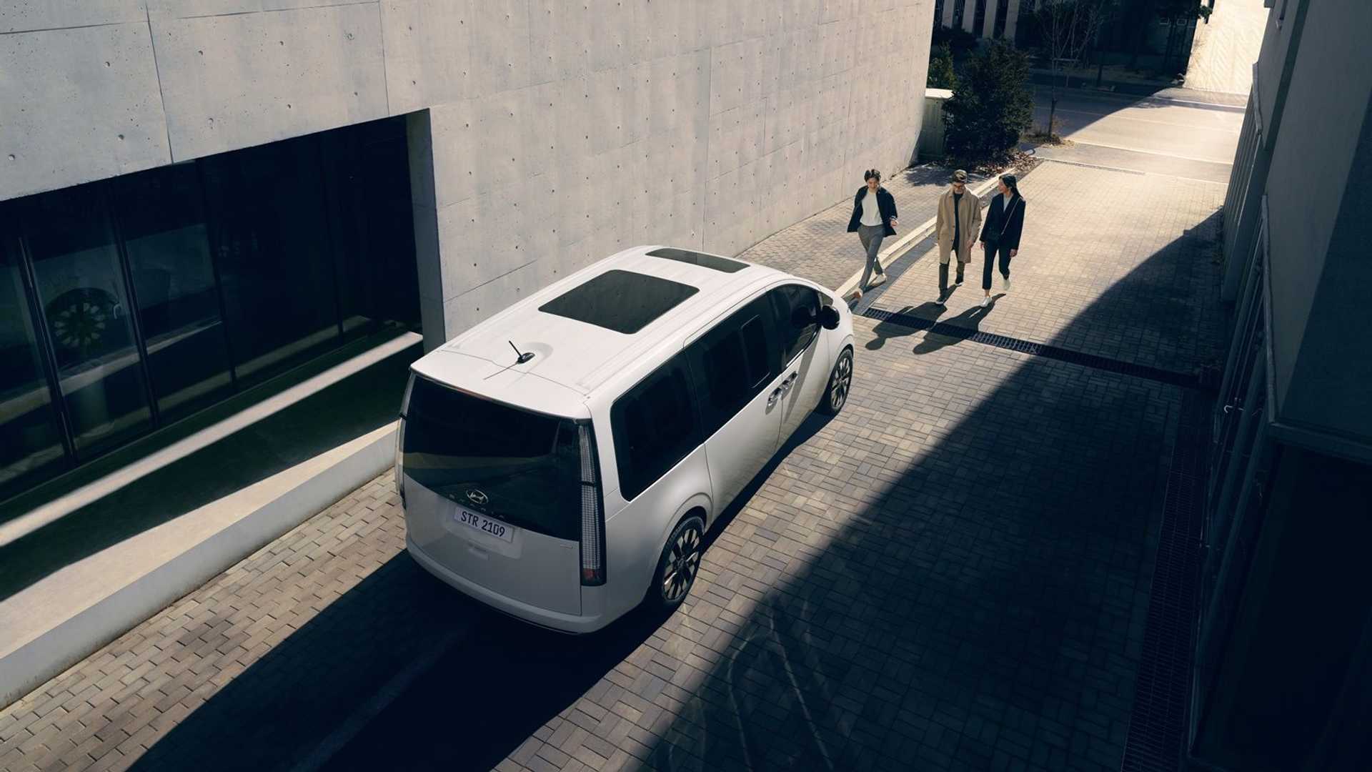 هيونداي ستاريا